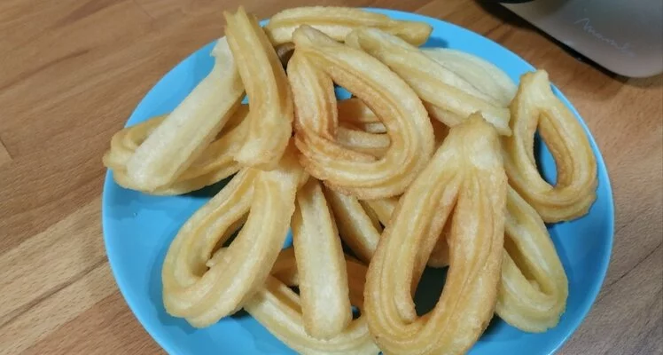 Cómo hacer churros caseros con Mambo de Cecotec de Yessica Guerra